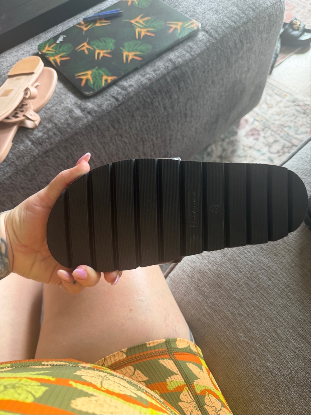 Tory Burch Tortoiseshell Brown Slide Sandals with Gold Logo - Picture 2 of 4